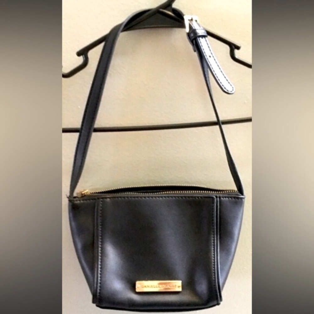 5 / $15 Danielle Nicole Mini handbag